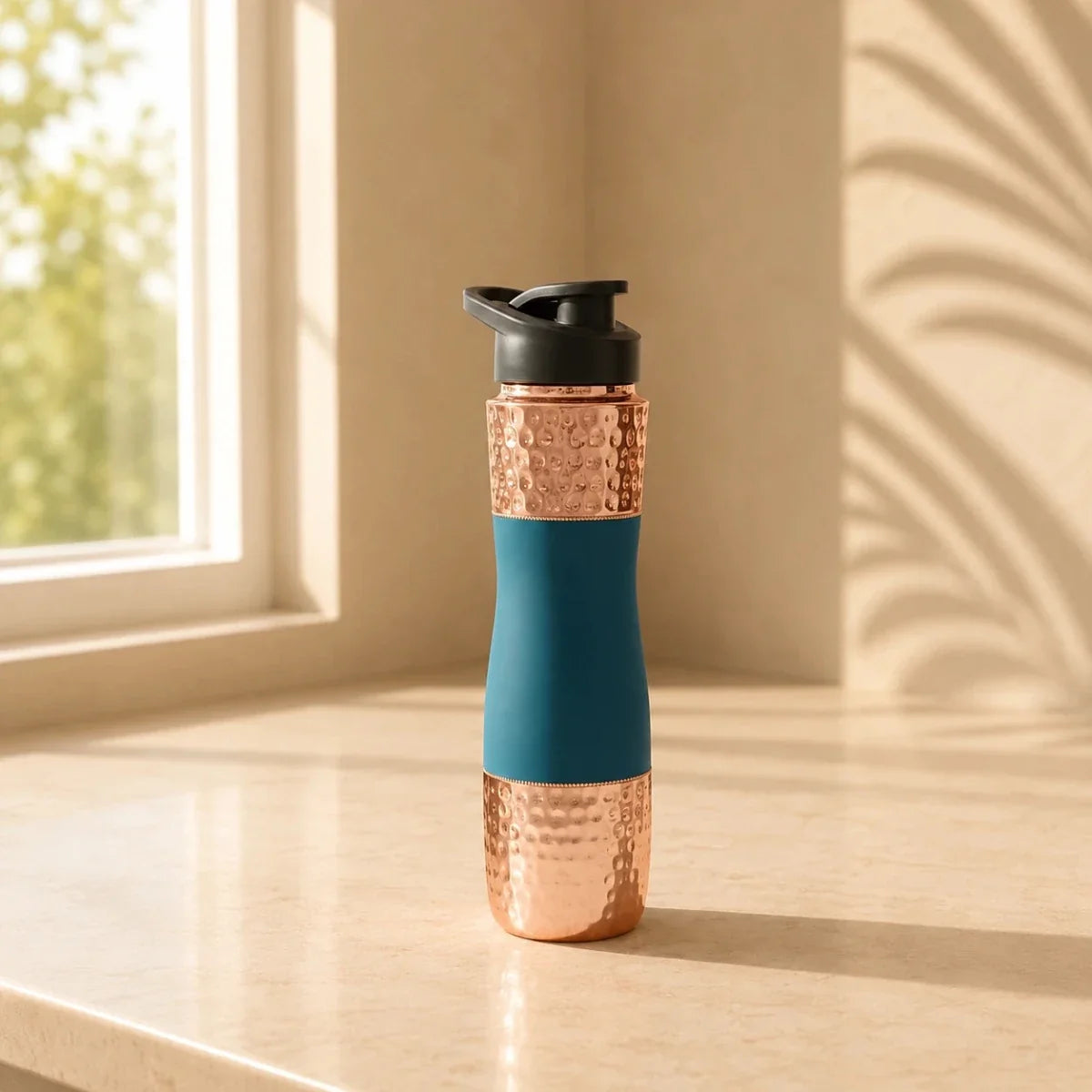 RoyalStuffs Designer Copper Hammered Sipper Bottle with Silicone Grip – 1 Litre Leak-Proof Copper Bottle