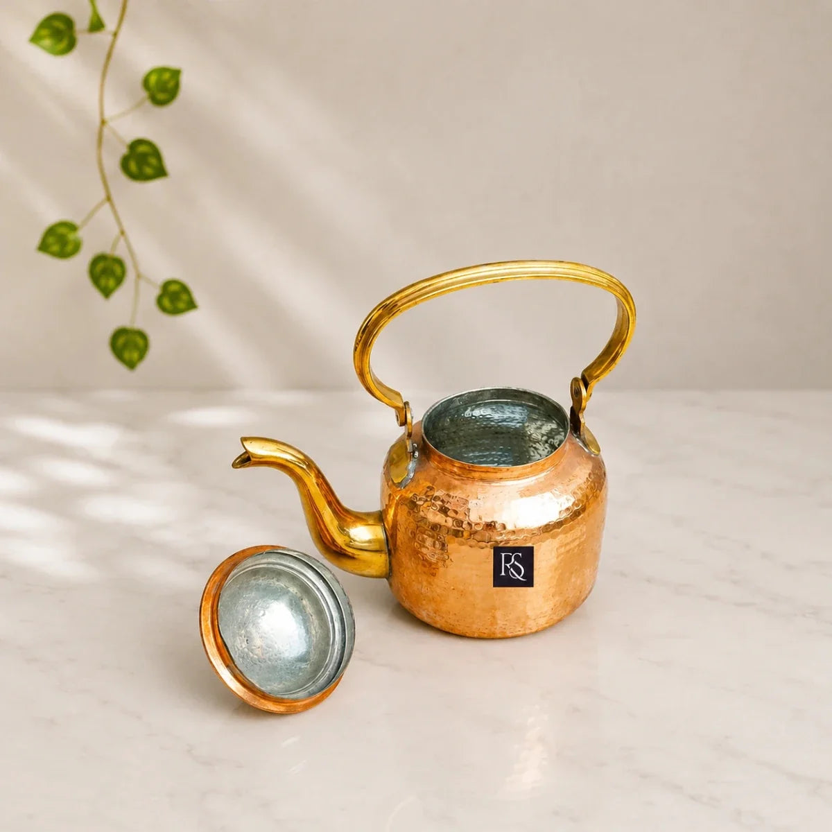 MUGHLAI DESIGN COPPER TEA KETTLE WITH TIN LINING - A REGAL BREWING EXPERIENCE - 600 ML